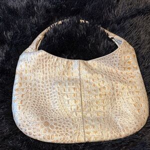Chic Crocodile-Embossed Hobo Bag in Cream